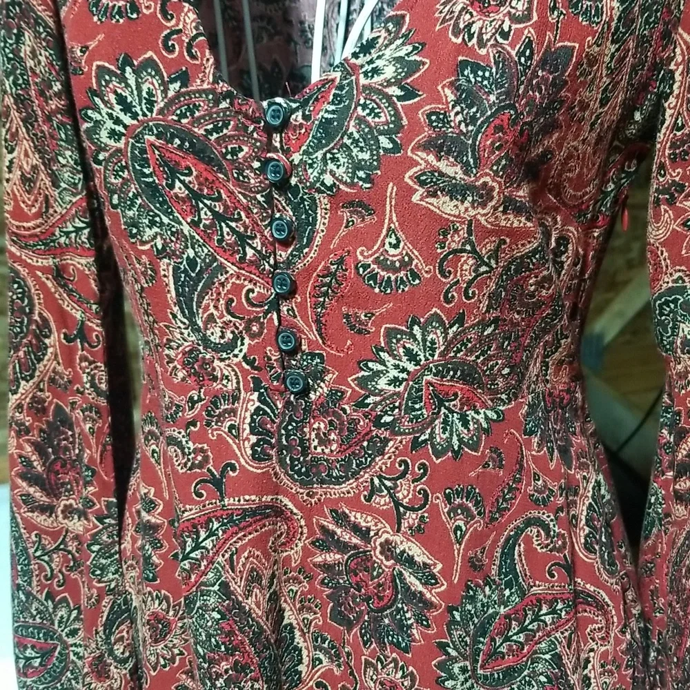 Forever 21 rust paisley print dress. Size small - Picture 3 of 9
